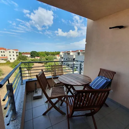 Schoene Ferienwohnung In Zaton زاتون
